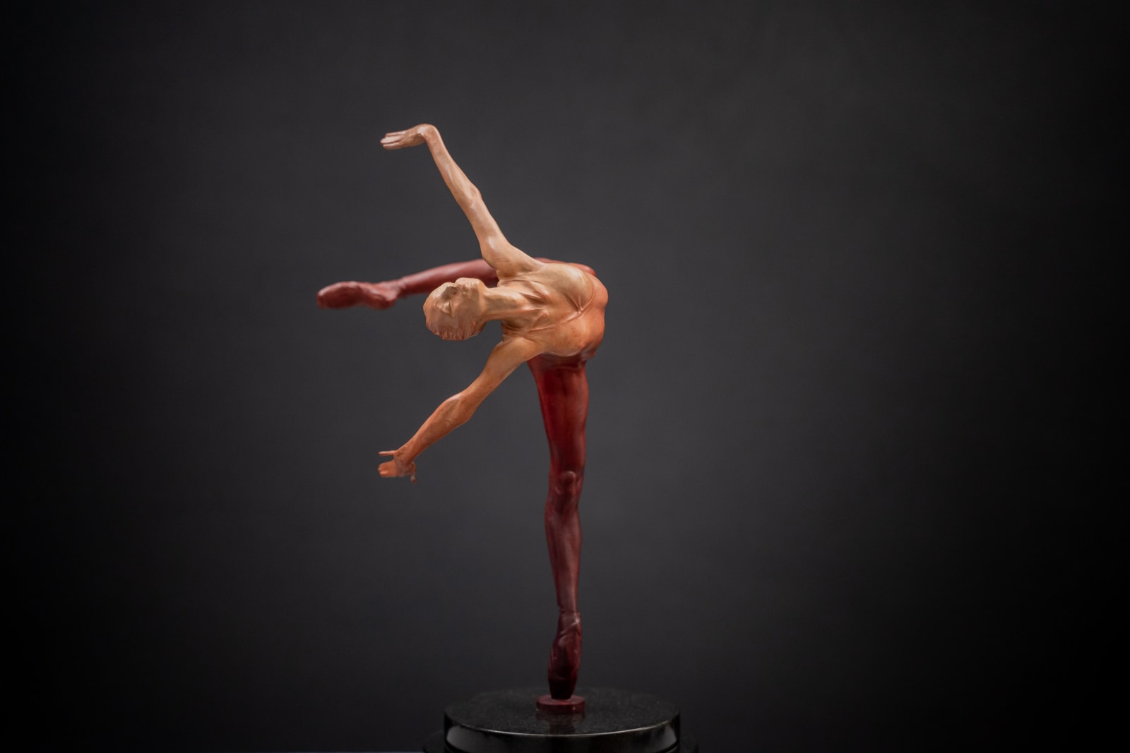 Richard MacDonald , Flight In Attitude, Atelier, Red, 2005