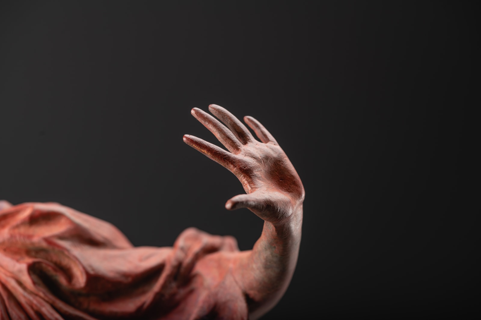 Richard MacDonald, Jacques, Atelier, Red, 2019