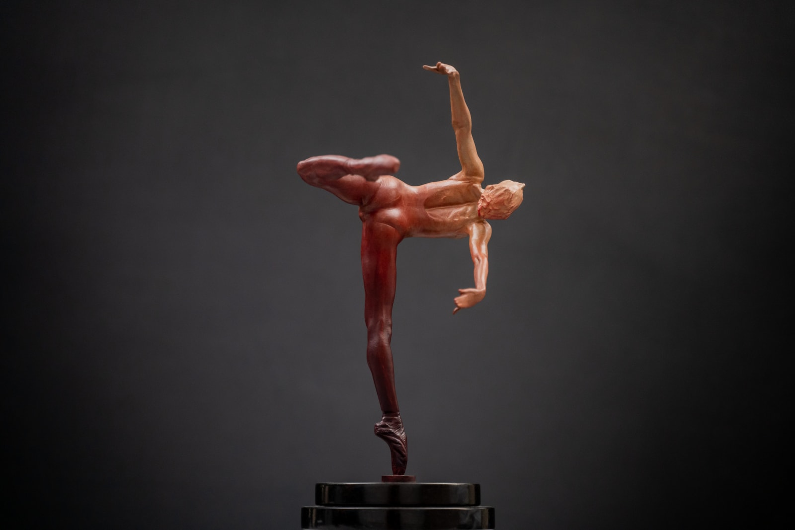Richard MacDonald , Flight In Attitude, Atelier, Red, 2005