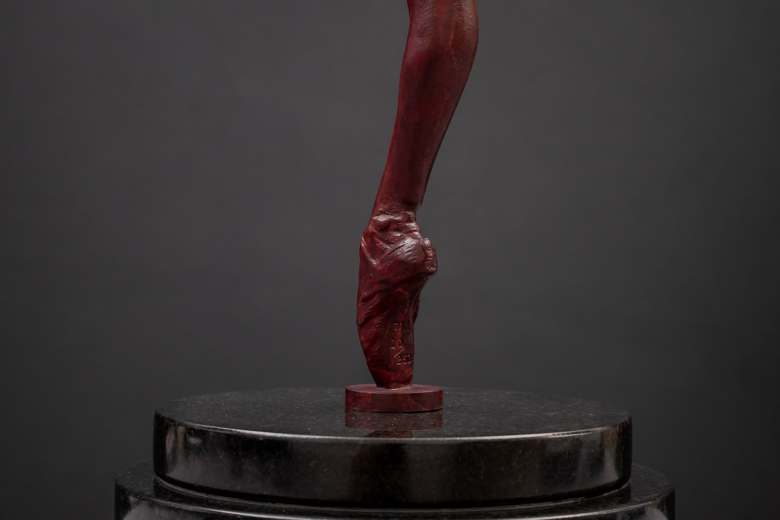 Richard MacDonald , Flight In Attitude, Atelier, Red, 2005
