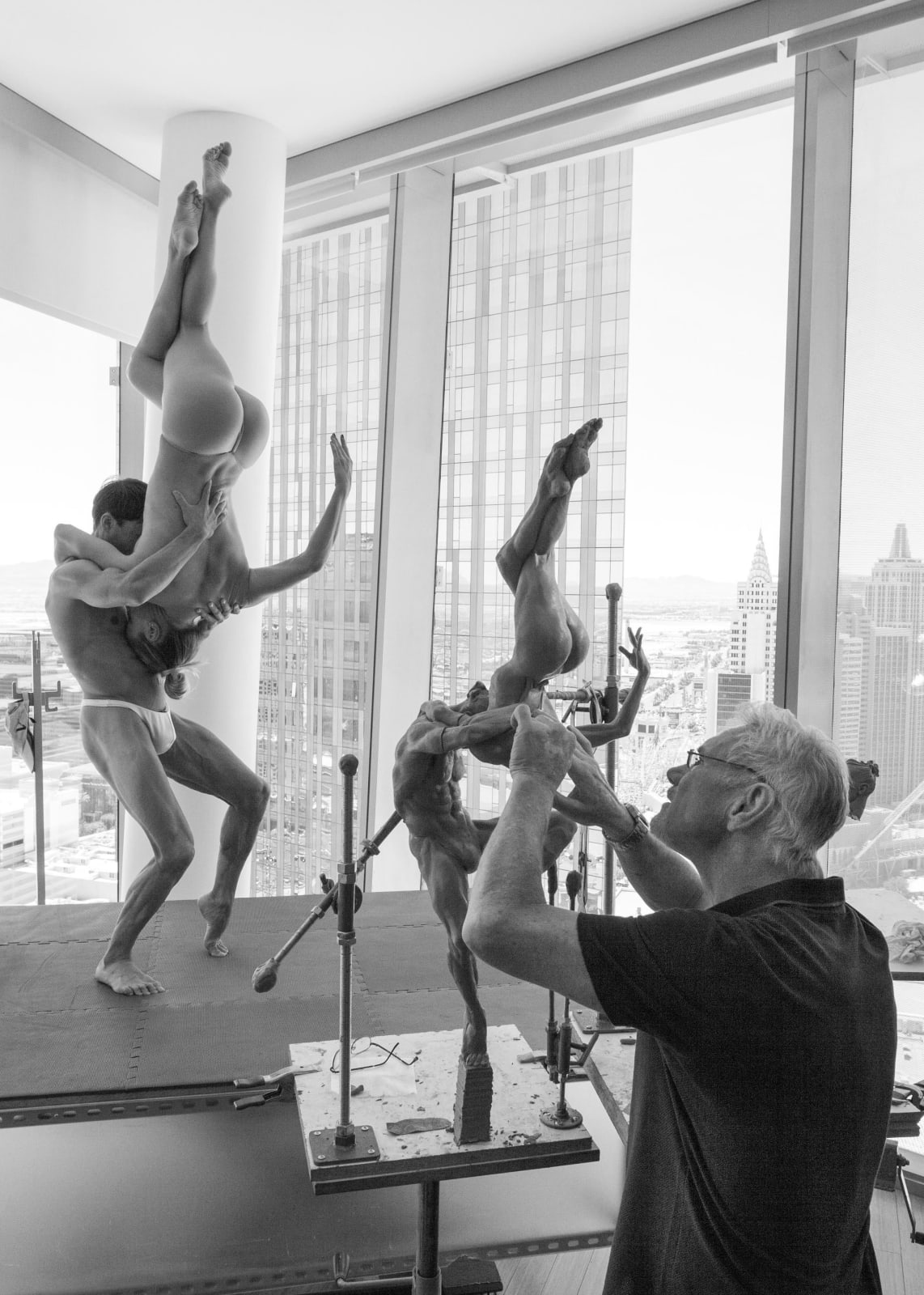Richard MacDonald, Zumanity - Modern Dance III, Yin & Yang Red, 2015