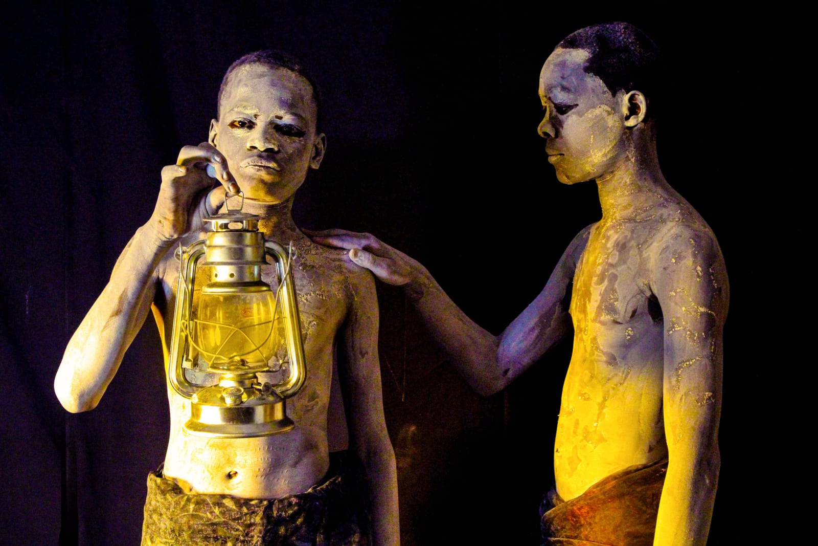 Rachel Malaika Nkumisongo, Les garçons