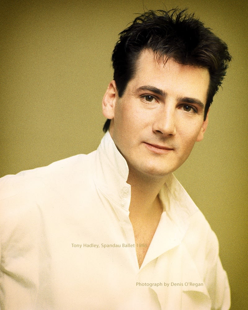 SPANDAU BALLET, Tony Hadley backstage, 1986