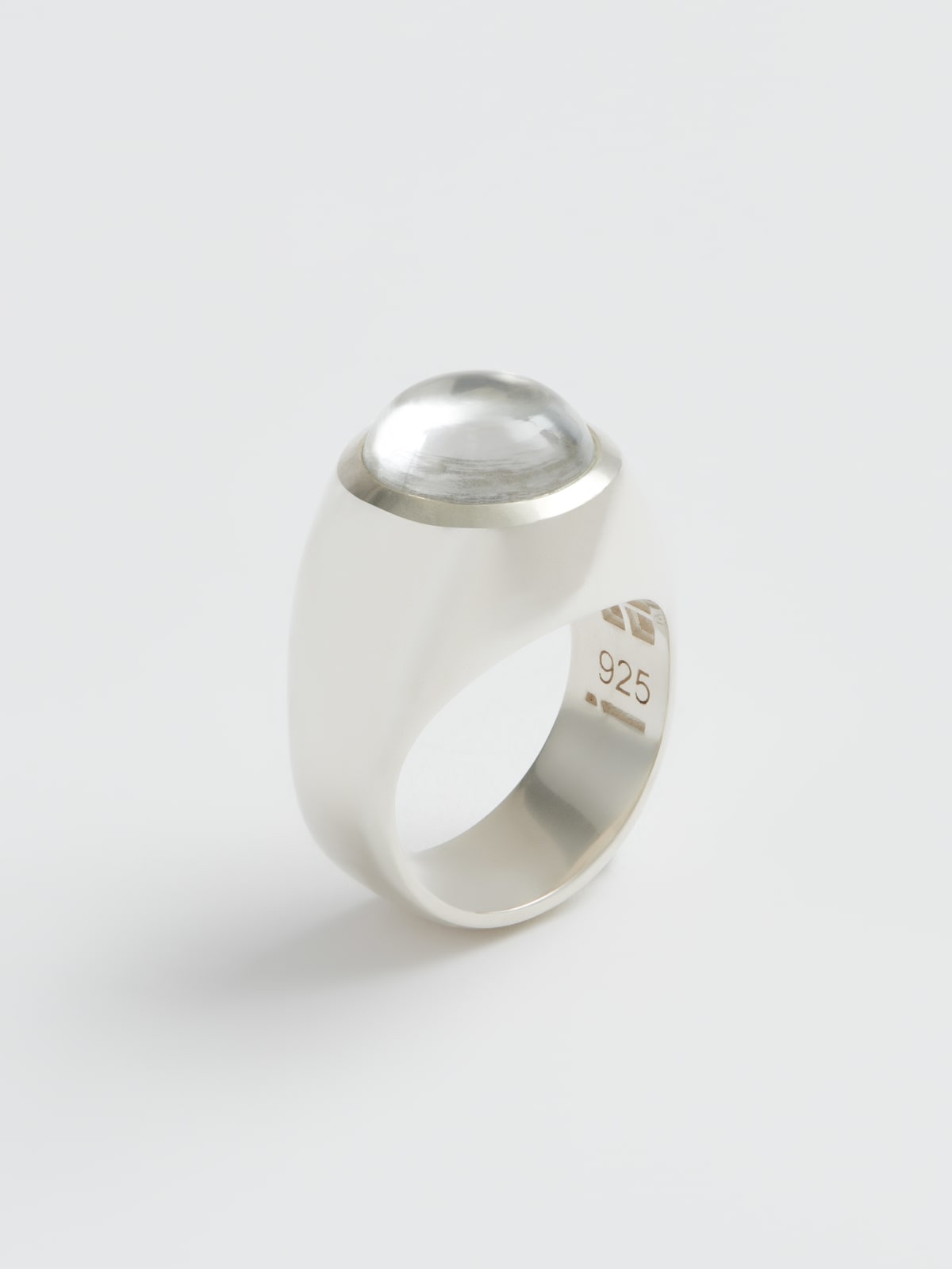 Kathryn Kelly, Domed Pantheon Ring