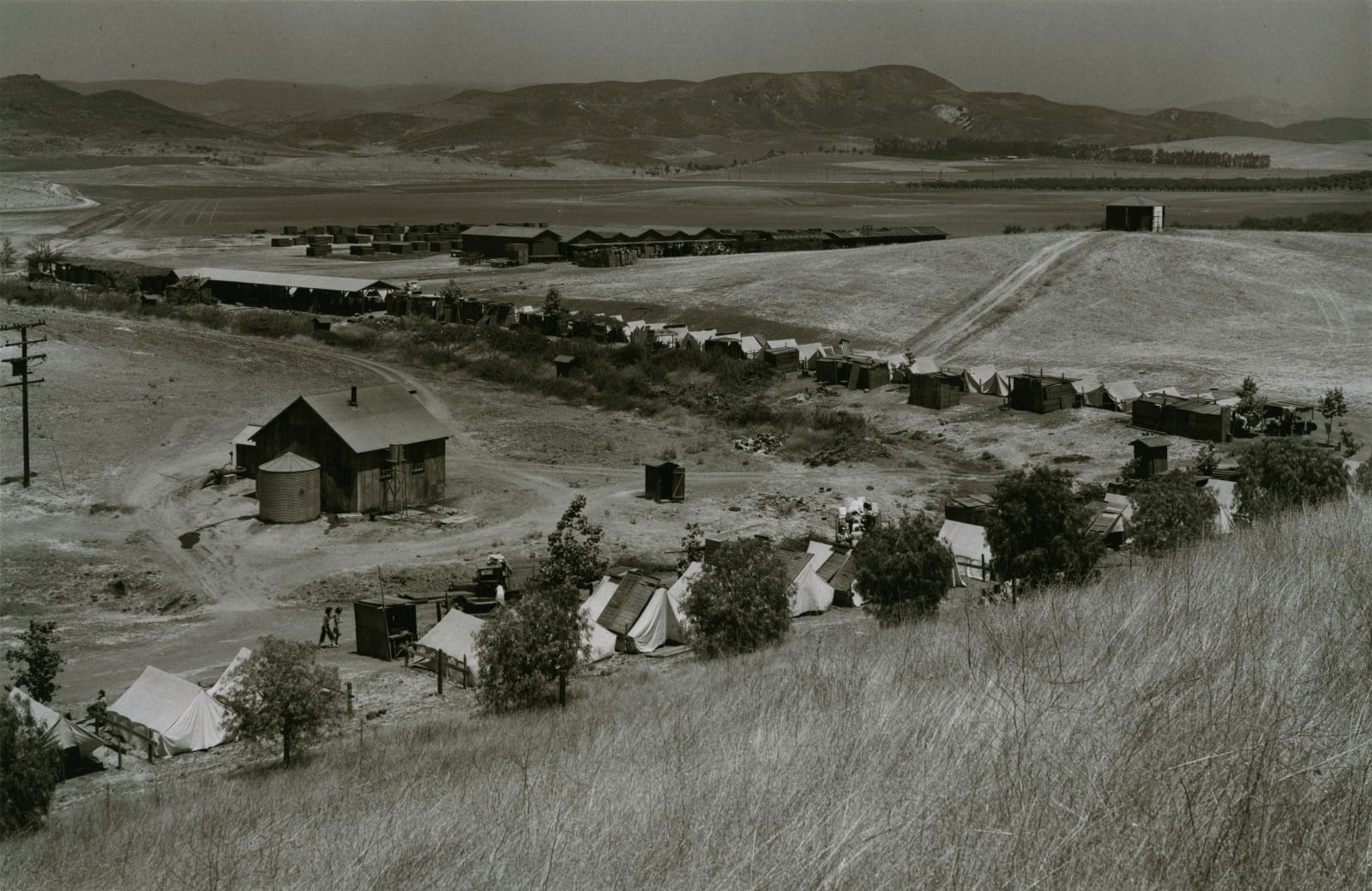 Max Yavno, Itinerant Worker Camps near Brawley, California, 1975