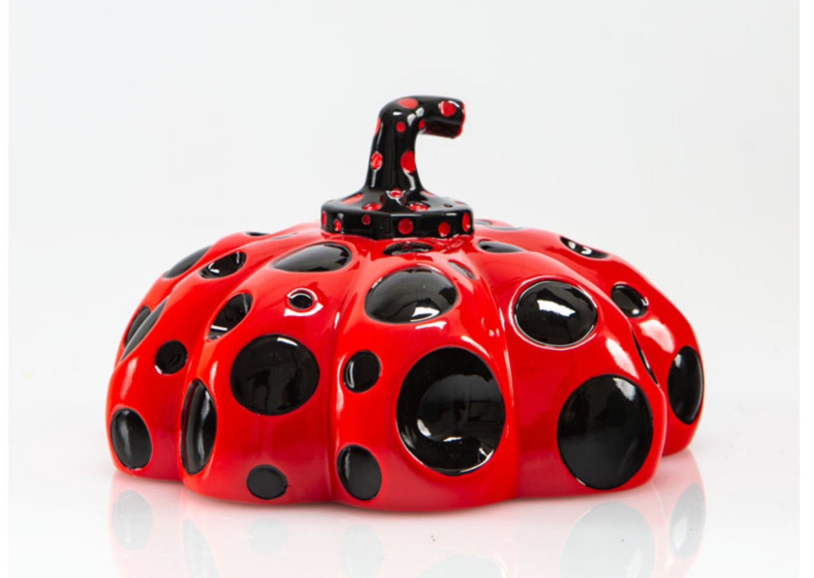 YAYOI KUSAMA, NAOSHIMA PUMPKIN (RED, BLACK), 2019