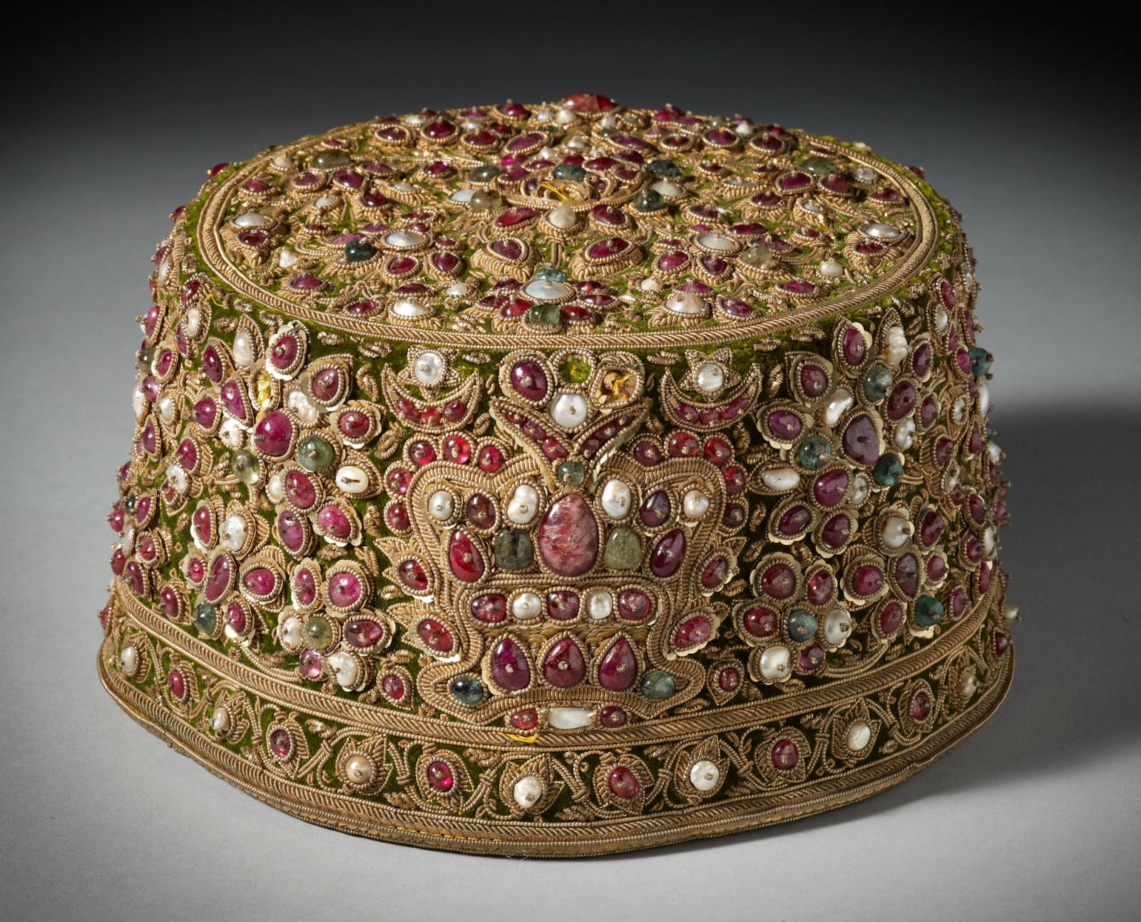 Jewel encrusted Muslim Royal Cap, Mughal style, made by Ezra & Sion Co, Bombay, early 20th century