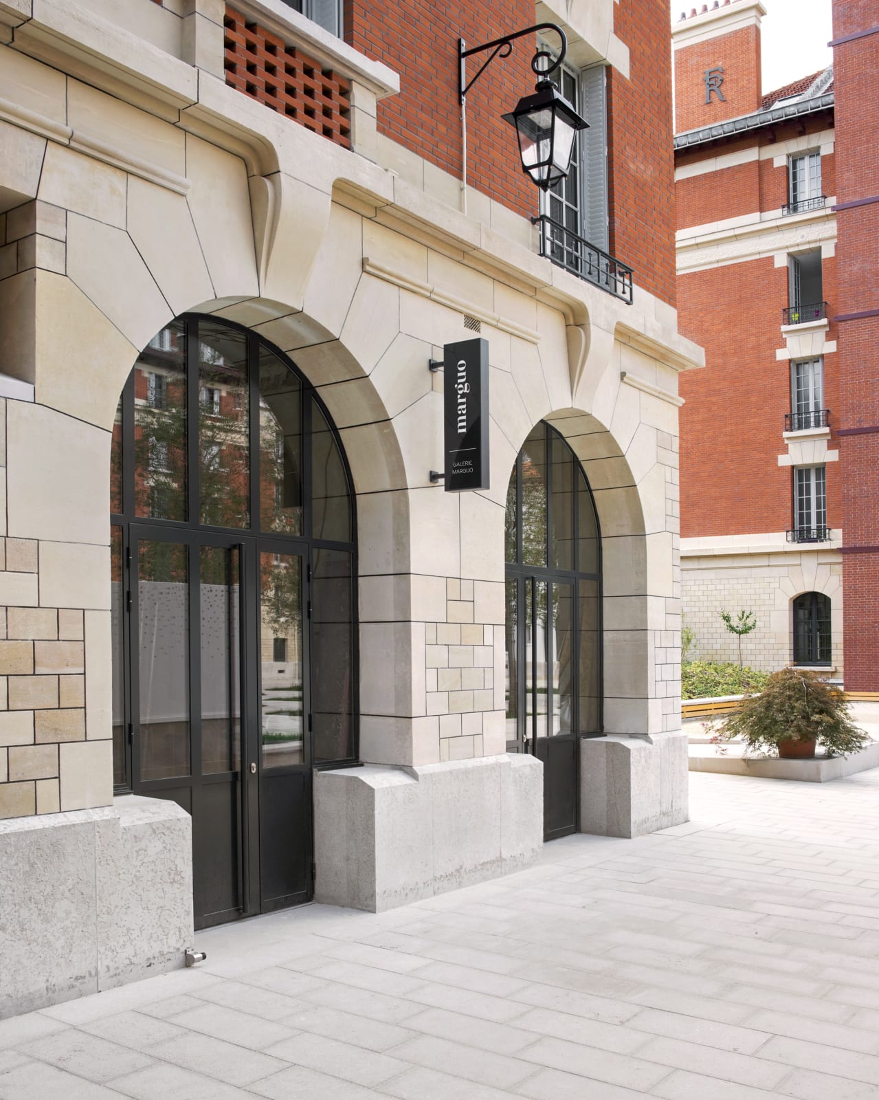 Exterior of Galerie Marguo at 4 rue de Minimes, Paris. Courtesy of Galerie Marguo