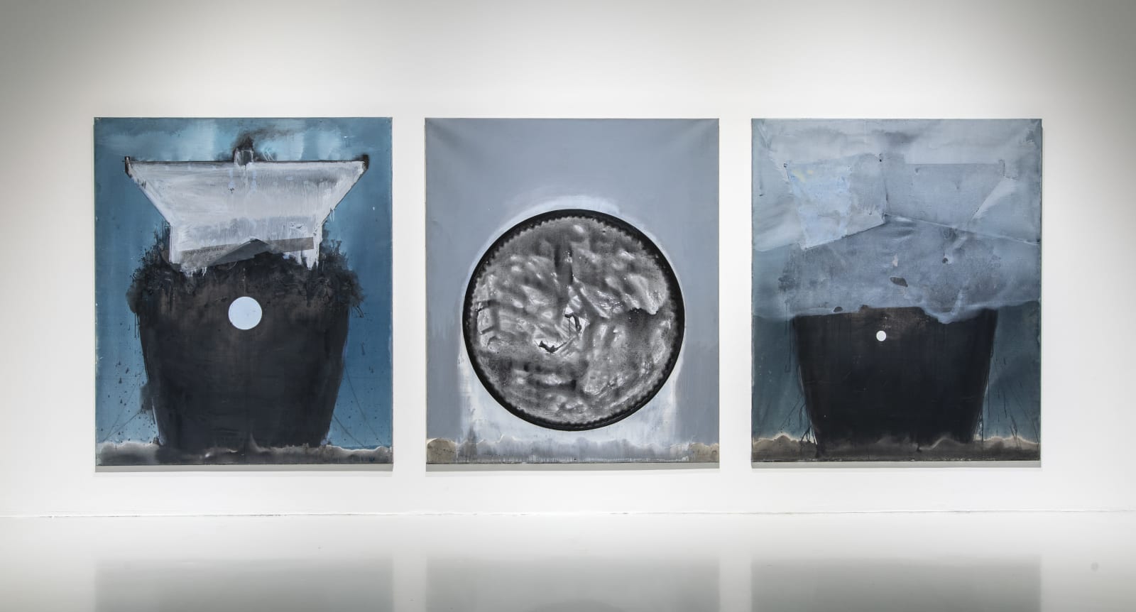 Installation view of the exhibition &laquo; Edi Hila, Fractured Horizons &raquo; (08.11.2025 - 12.04.2026). &copy; Helene Toresdotter