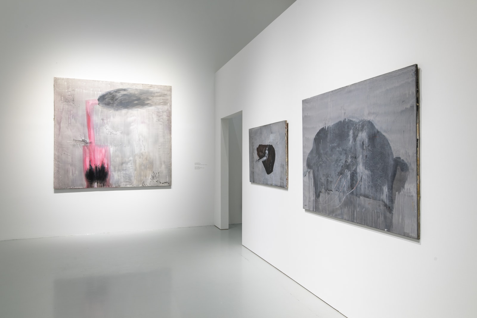 Installation view of the exhibition &laquo; Edi Hila, Fractured Horizons &raquo; (08.11.2025 - 12.04.2026). &copy; Helene Toresdotter