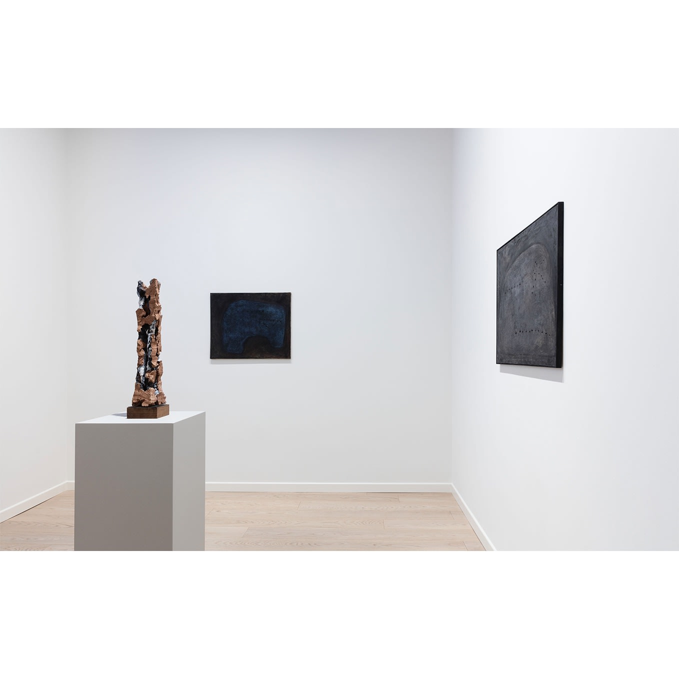 Fontana - Leoncillo exhibition view | © Fondazione Carriero