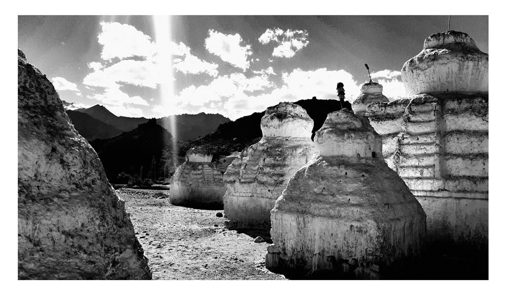 Works The Writer S Eye Photographs By William Dalrymple Grosvenor Gallery There was little doubt that the people gathered for the preview of considering that the prints start at r40,000, here is a giant leap for mobile phone photography, a. william dalrymple grosvenor gallery