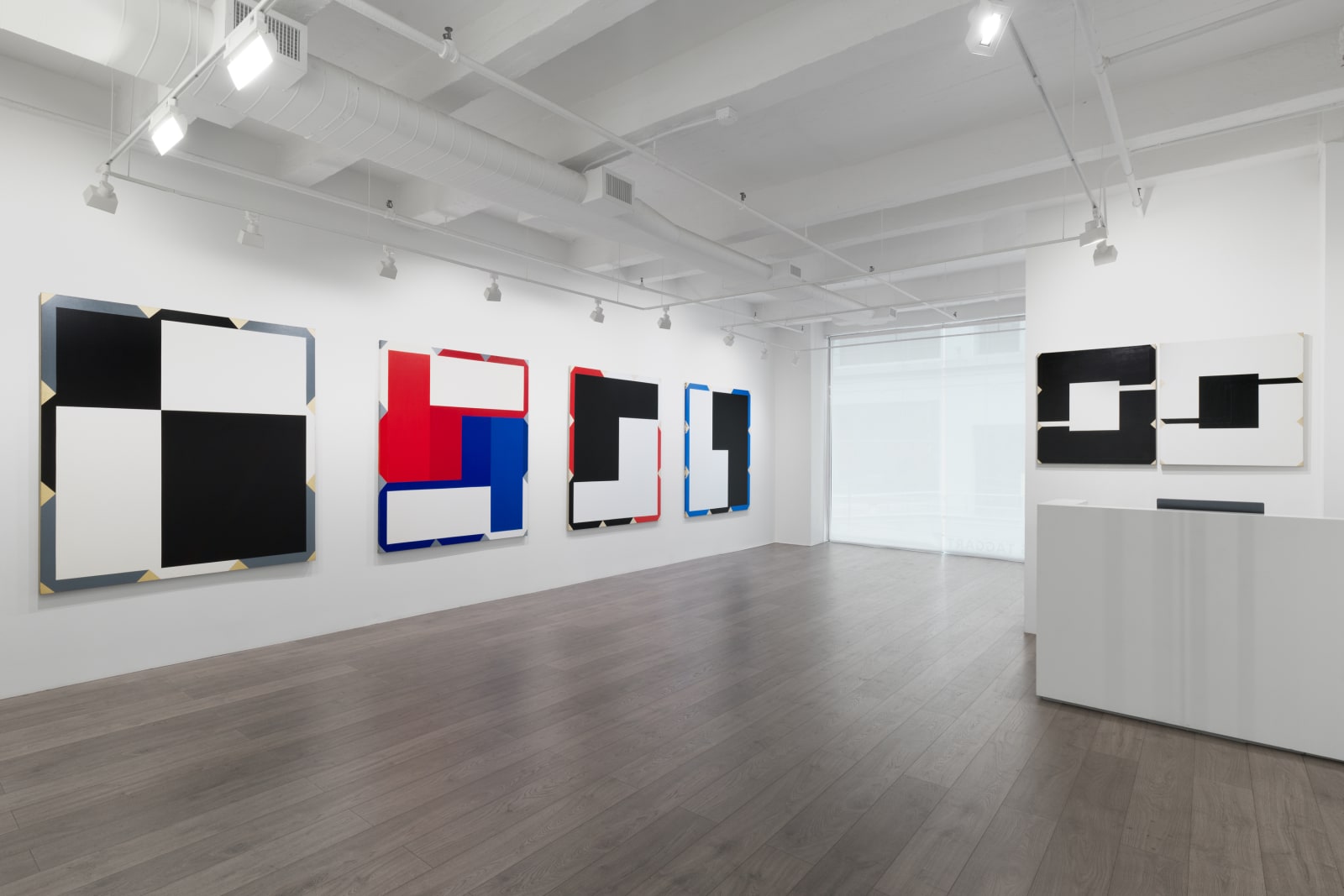 Installation view: Ralph Iwamoto: Octagonal Permutations