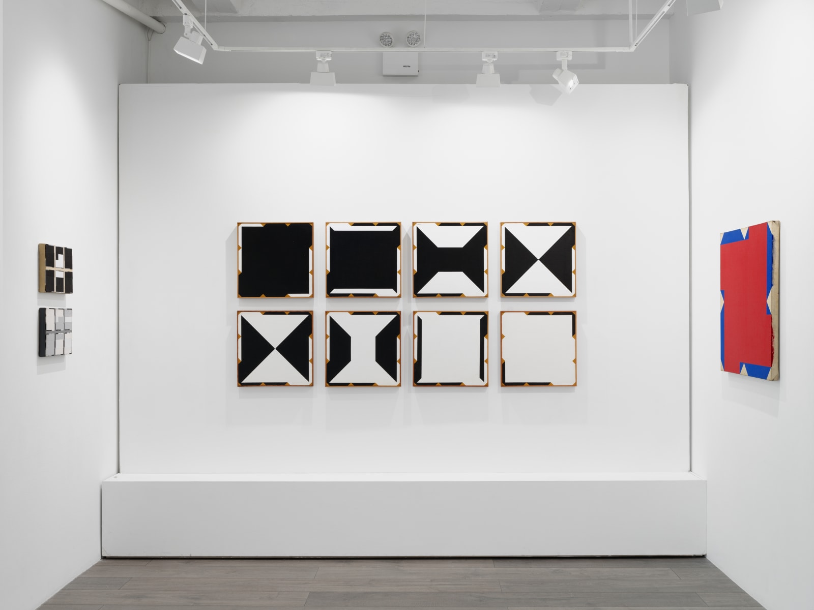 Installation view: Ralph Iwamoto: Octagonal Permutations