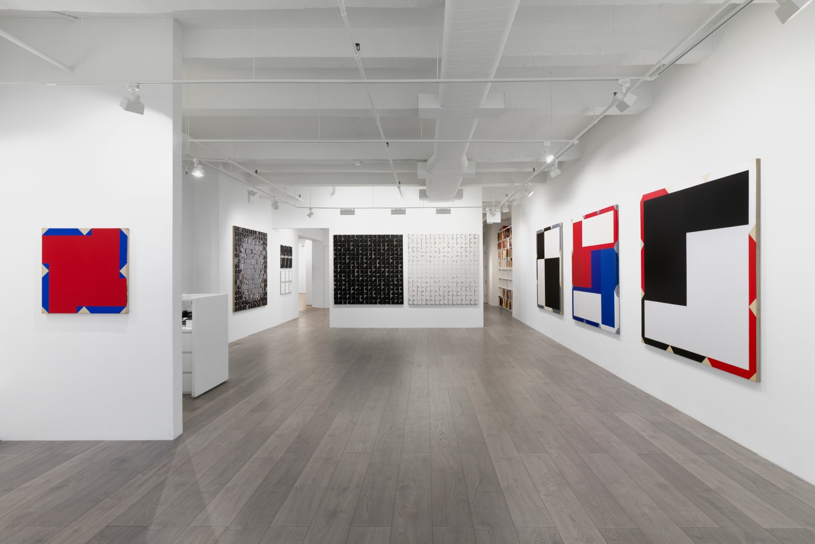 Installation view: Ralph Iwamoto: Octagonal Permutations