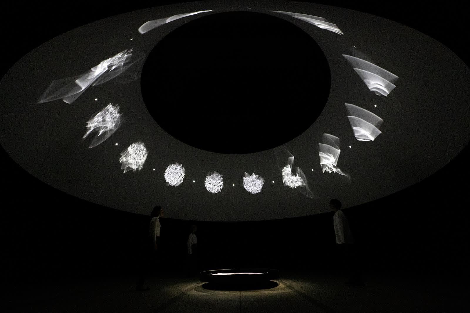 Installation view, Olafur Eliasson: Sometimes the river is the bridge, The Museum of Contemporary Art Tokyo, 2020 Photo: Kazuo Fukunaga,...