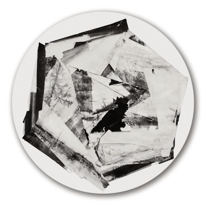 ZHENG CHONGBIN 郑重宾 Circle without Silence 有动静的圆周, 2017 Ink and acrylic on xuan paper 墨 丙烯 宣纸 245 cm diameter
