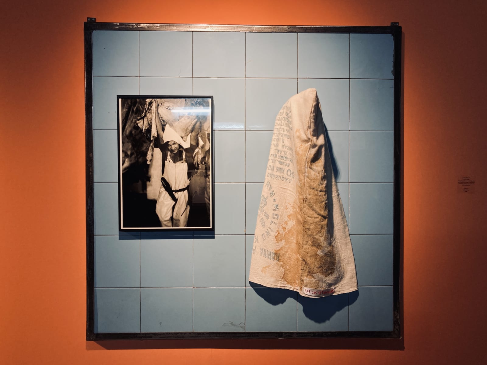 Artworks by Carlos Gallardo at Artistas del Desplazamiento, group exhibition curated by Jorge Padilla. Galería Artespacio. Santiago, Chile. June 2022....