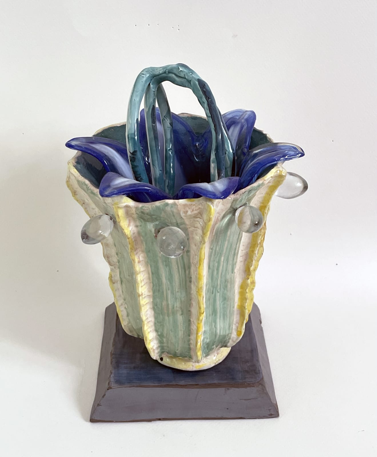 Concha Ybarra, Flor con frutos de cristal