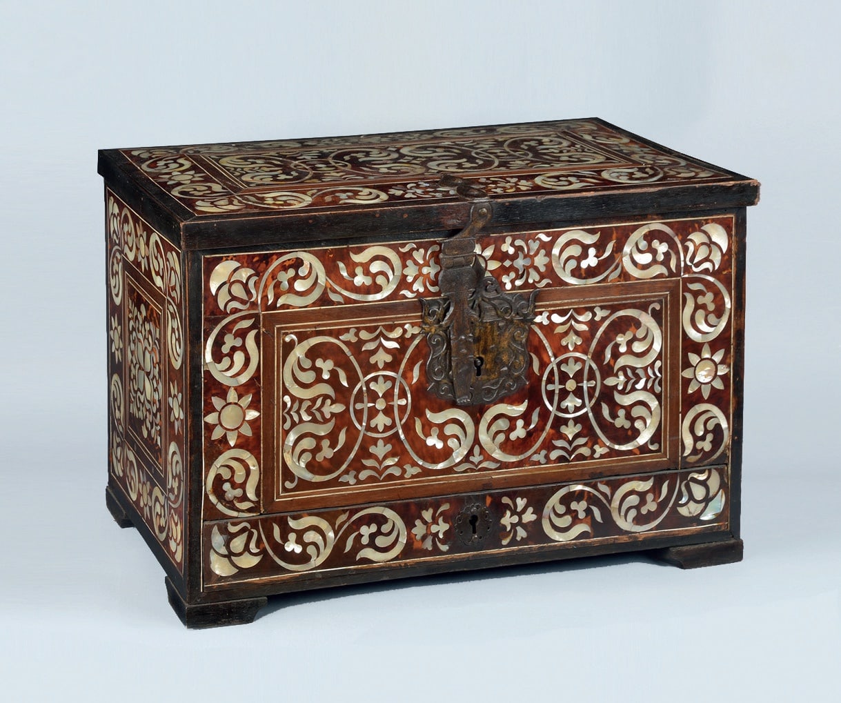 Enconchado Trunk, 17th century