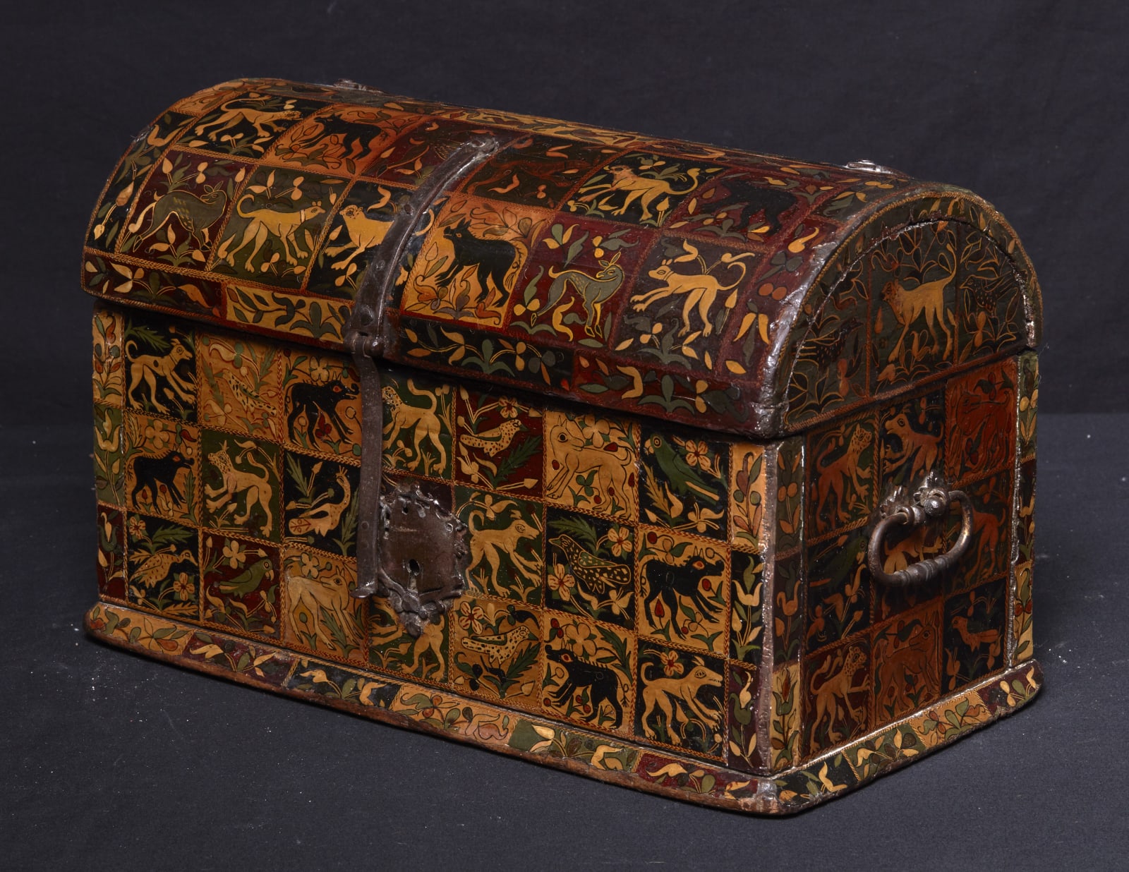 Barniz de Pasto Chest, 17th century
