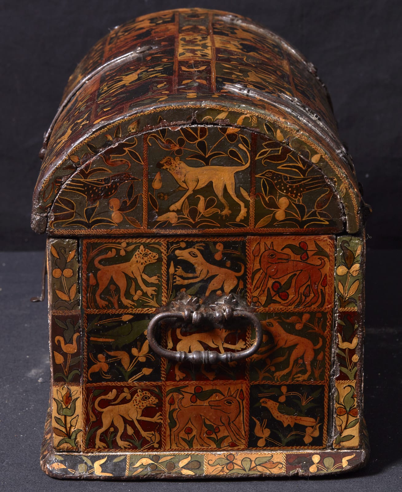 Barniz de Pasto Chest, 17th century