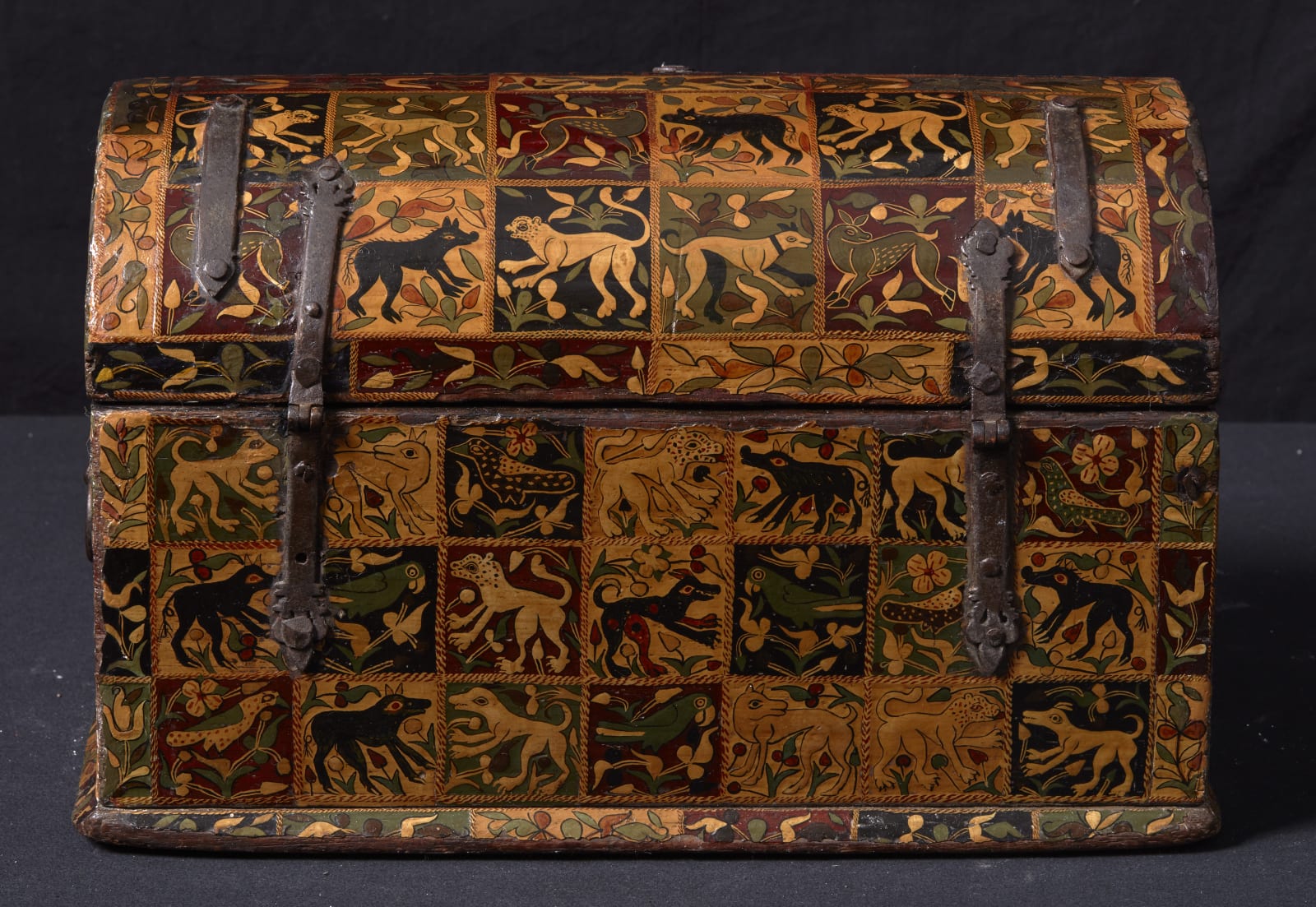 Barniz de Pasto Chest, 17th century
