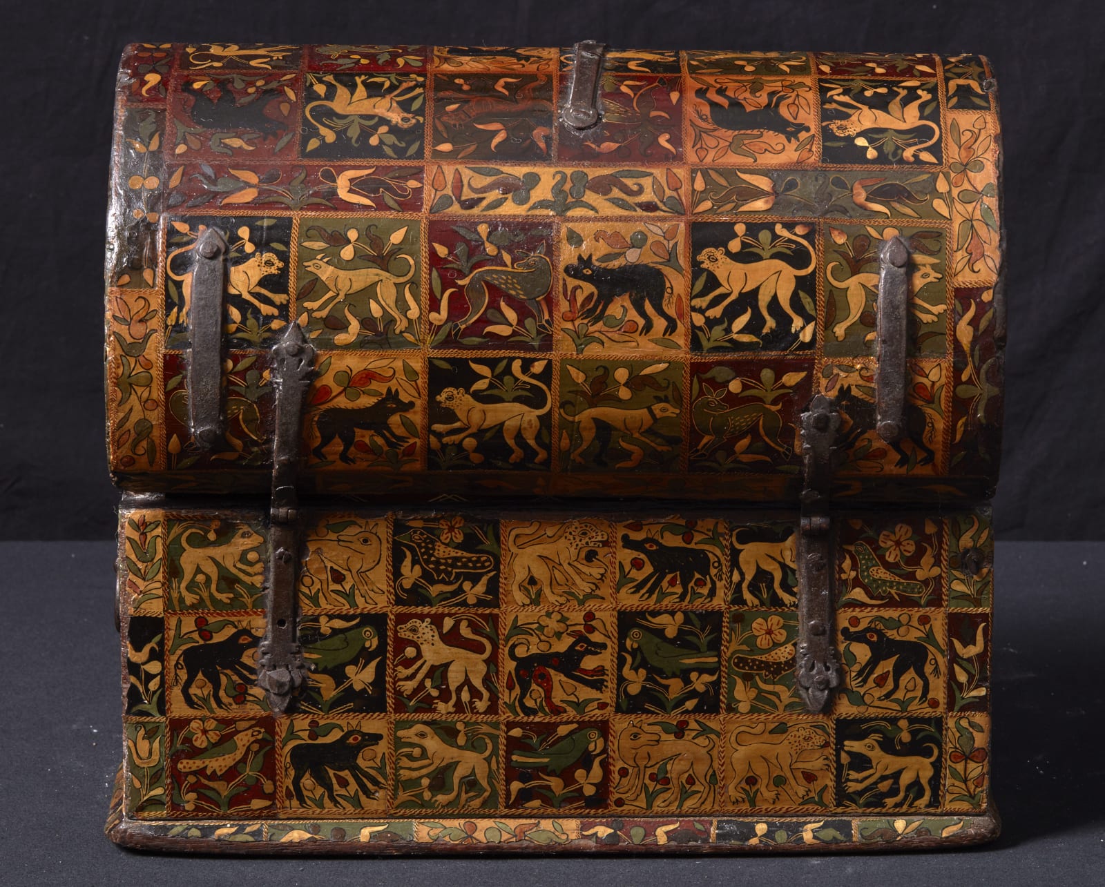 Barniz de Pasto Chest, 17th century