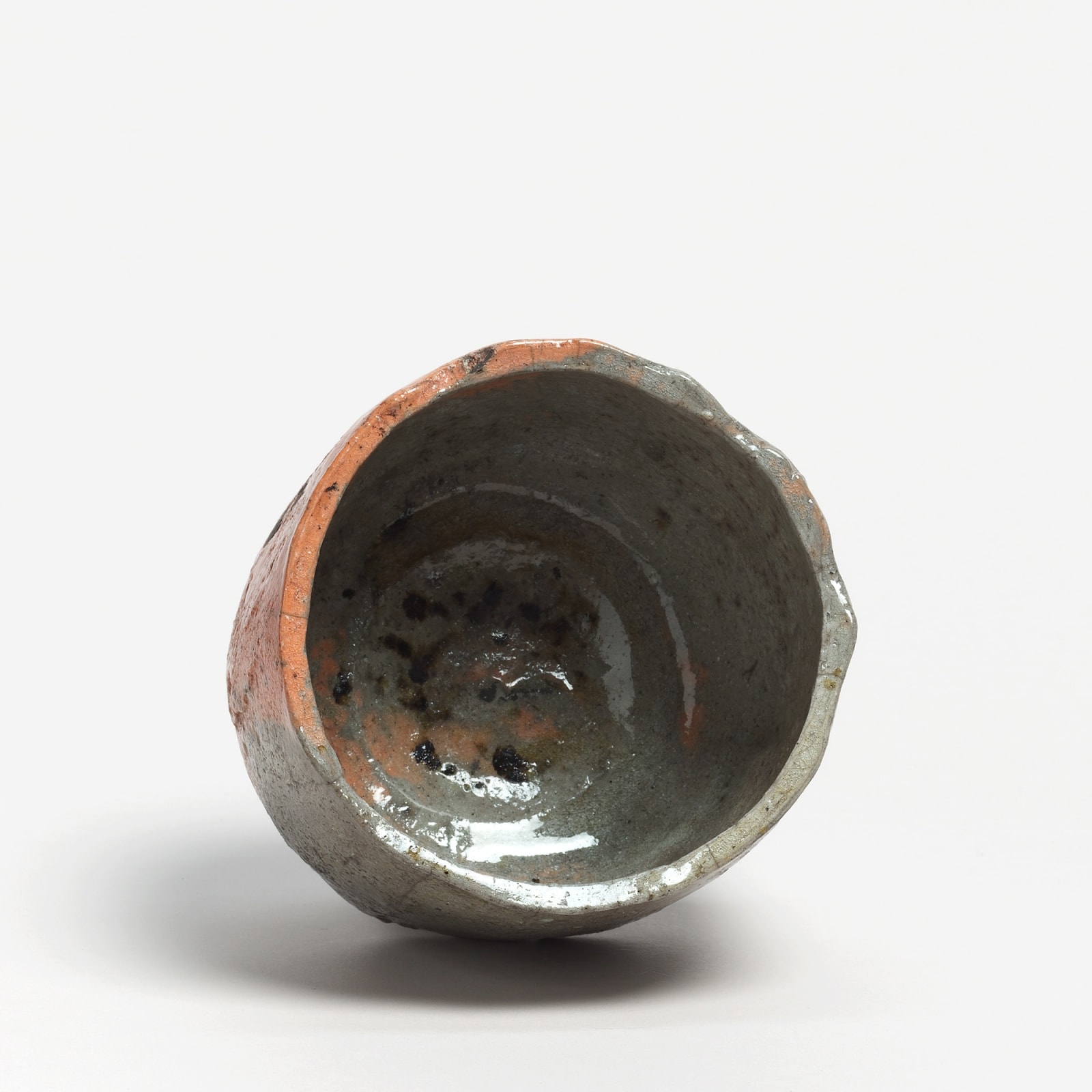 Kei Tanimoto, #020164  Bemalte rote Raku Teeschale (iga aka-raku tetsue chawan), Iga-Typ, 2013