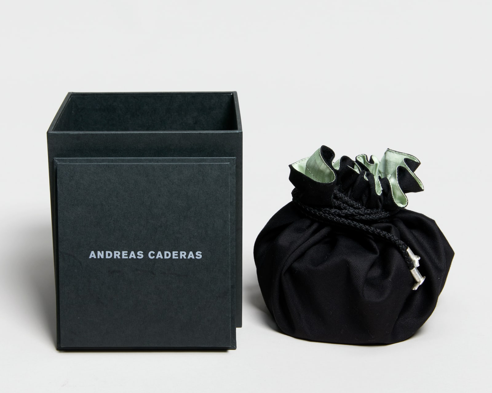 Andreas Caderas, #023129  Dose aus Bambus, 2025