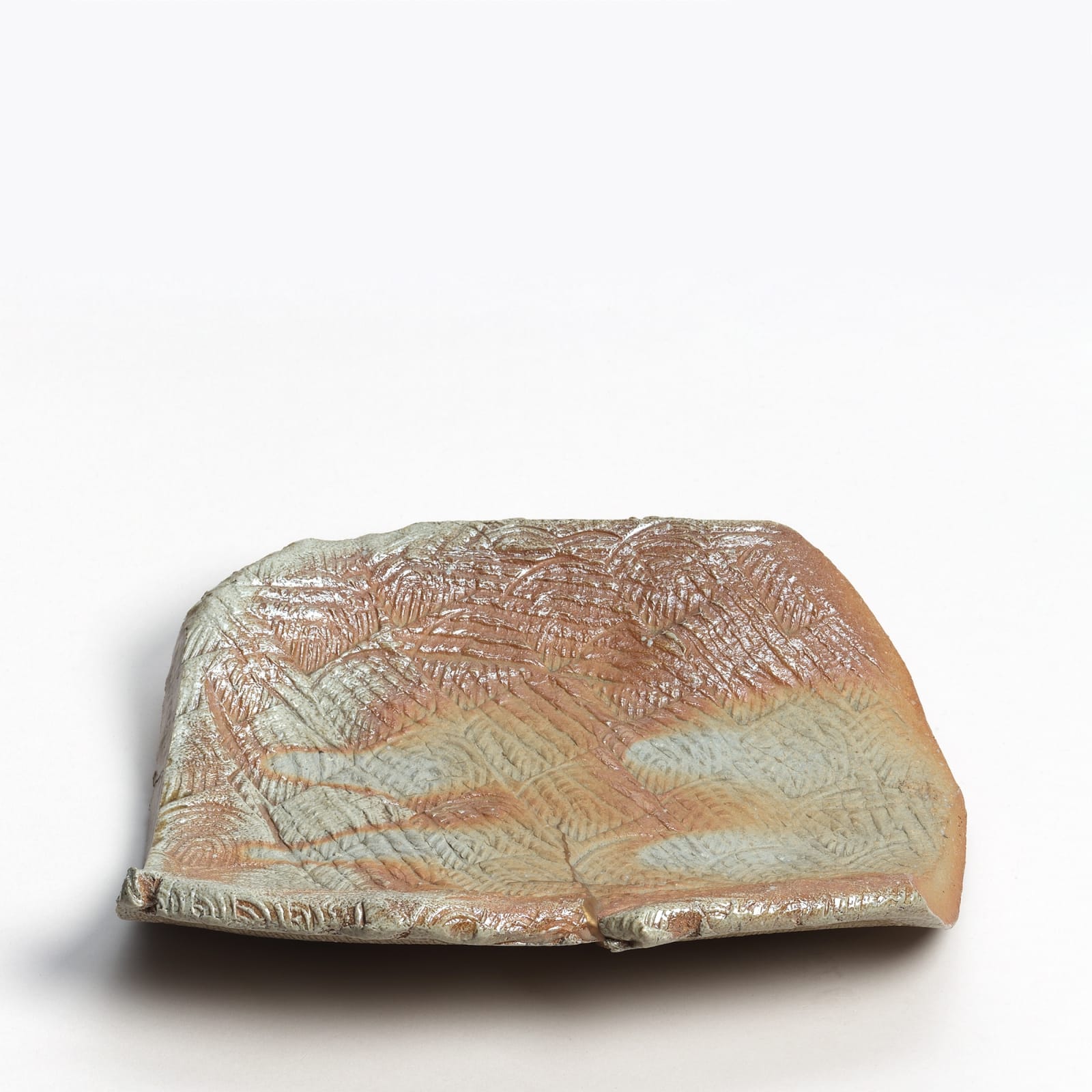 Kei Tanimoto, #020171  Feuerfarbene Platte mit Muster (iga kokumon hiiro-sara), Iga-Typ, 1995