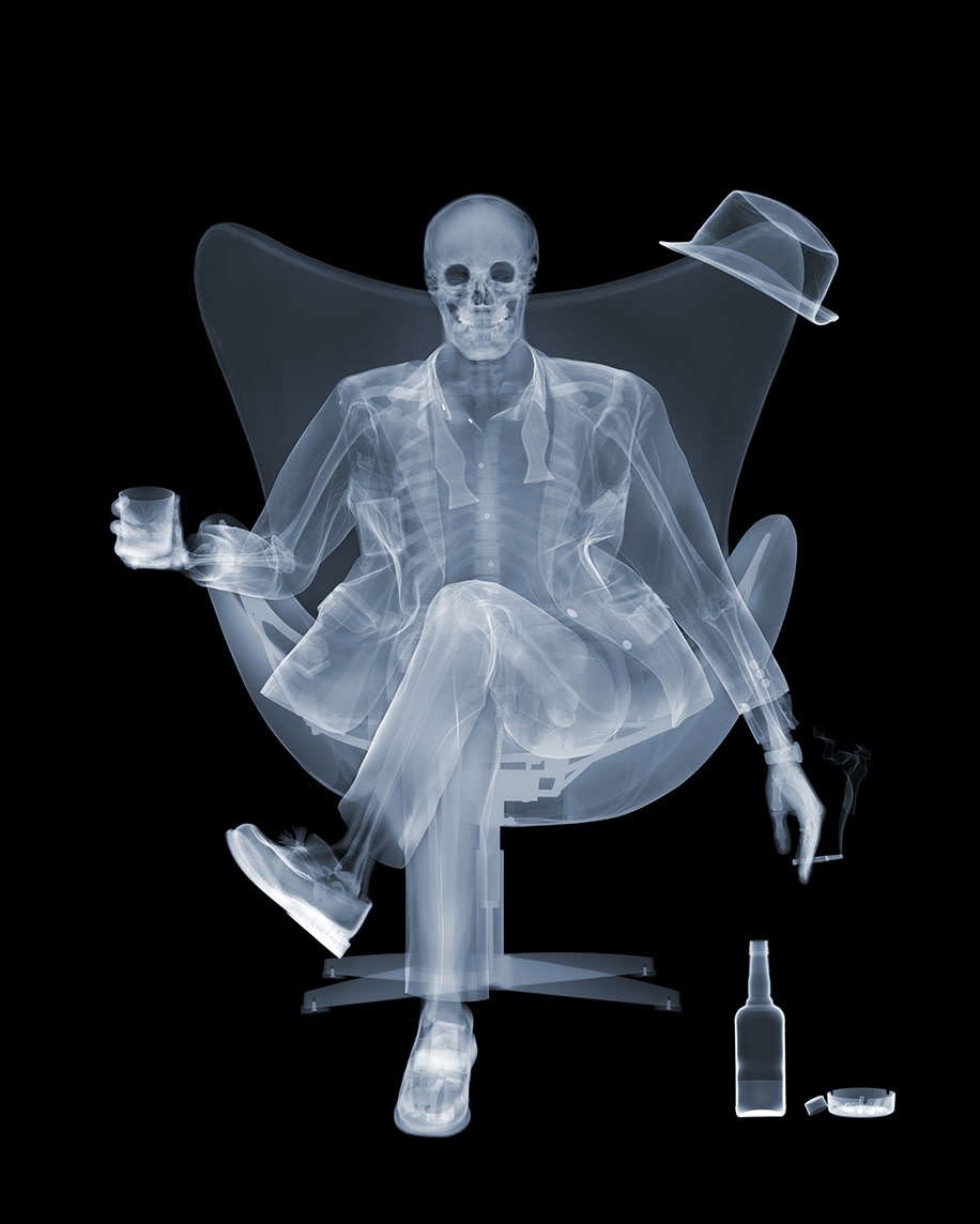 Nick Veasey, Rat pack - Raising a glass, 2022