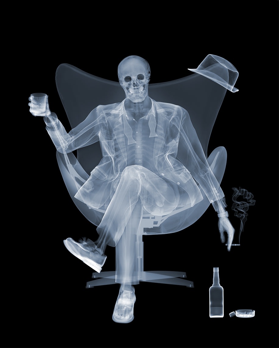 Nick Veasey, Rat pack - Raising a glass, 2022