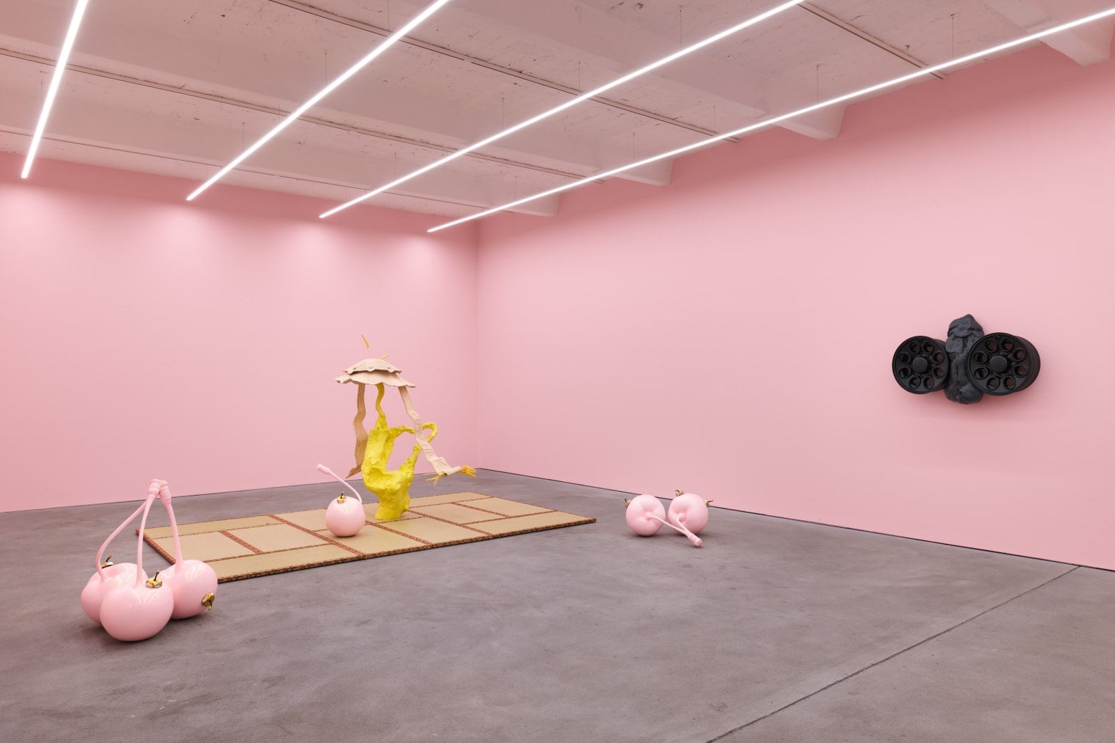 Guan Xiao, Installation view, Wake Up in a House Called Season, Kraupa-Tuskany Zeidler, Berlin, 2021