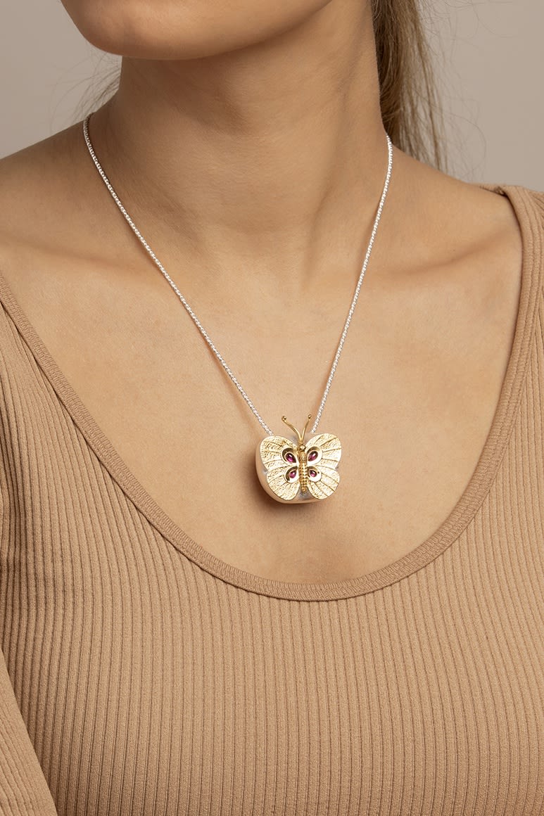 BUTTERFLY APPLE