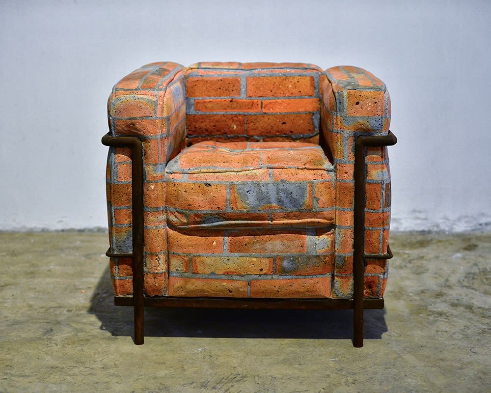 戴耘, 沙发, 红砖, 水泥, 钢筋 Dai Yun, Sofa, Red Brick, Cement, Concrete Iron 70 x 70 x 75 cm 2016