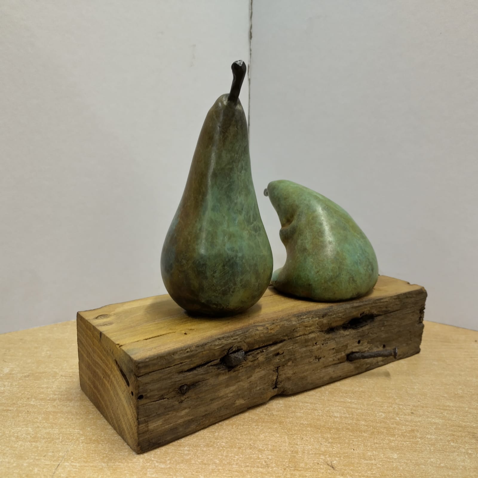 Chris Weston, A pair of pears, 2025