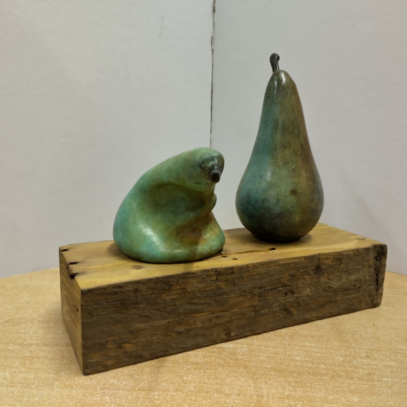 Chris Weston, A pair of pears, 2025