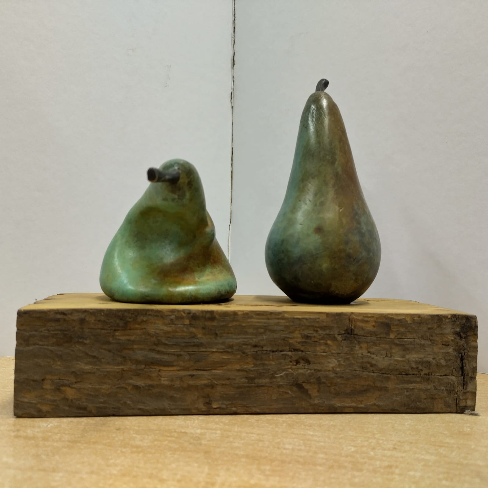 Chris Weston, A pair of pears, 2025