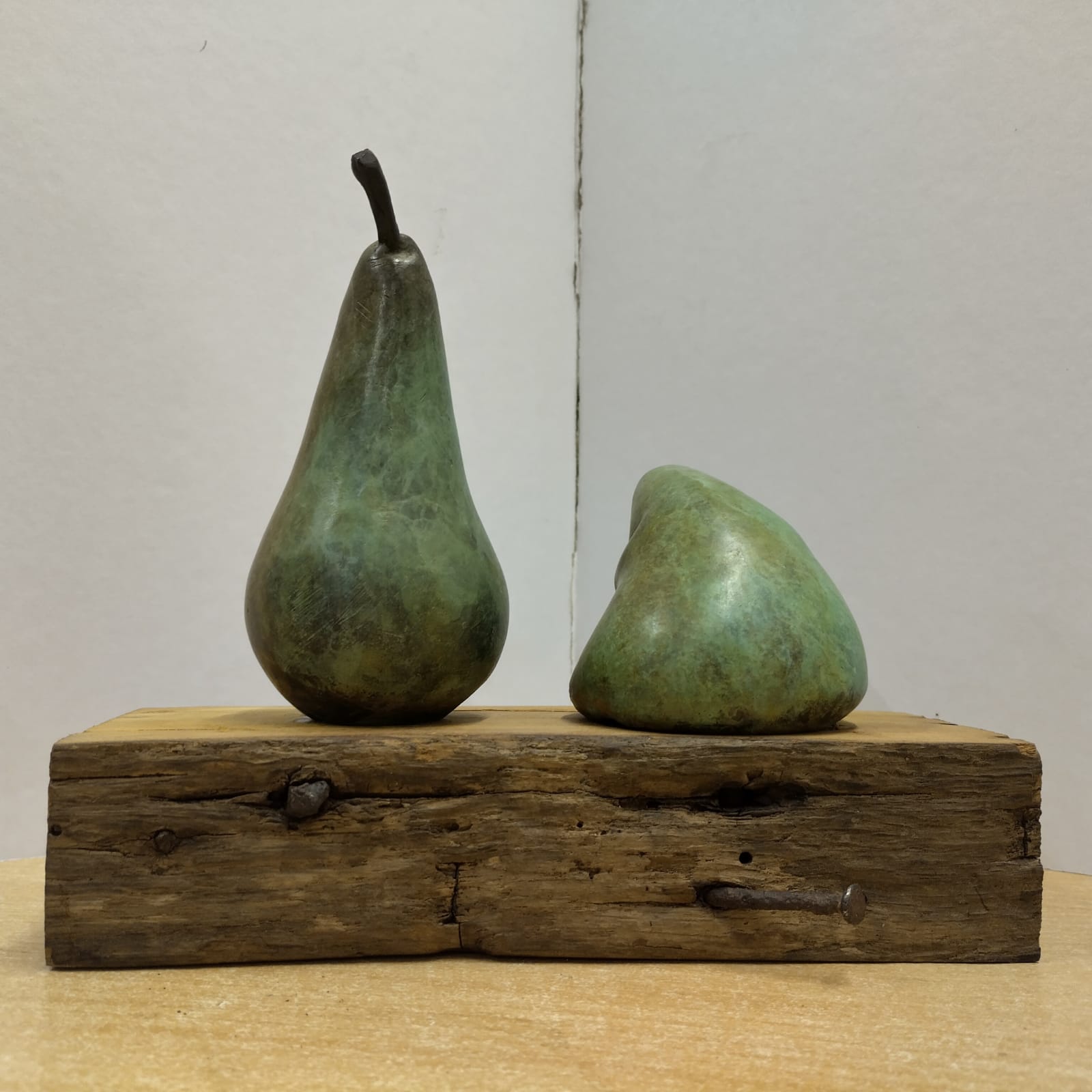 Chris Weston, A pair of pears, 2025