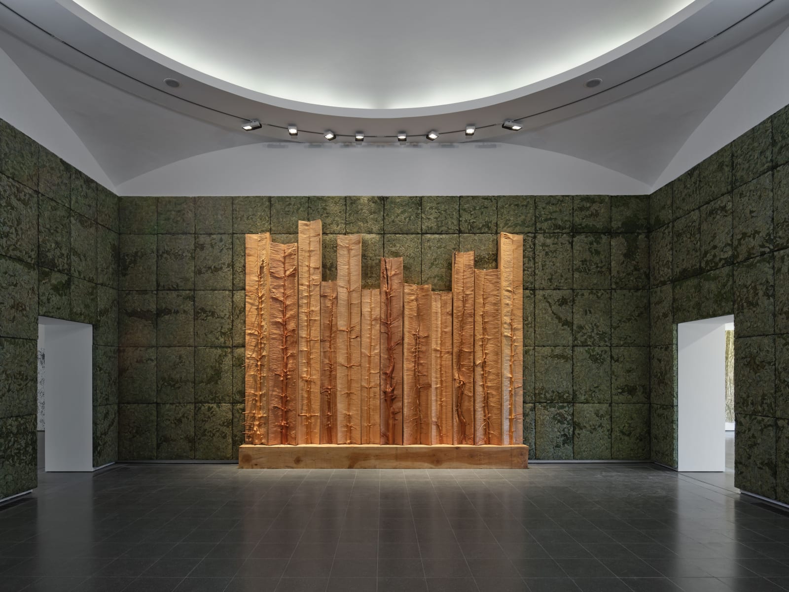 Giuseppe Penone - Thoughts in the Roots Serpentine