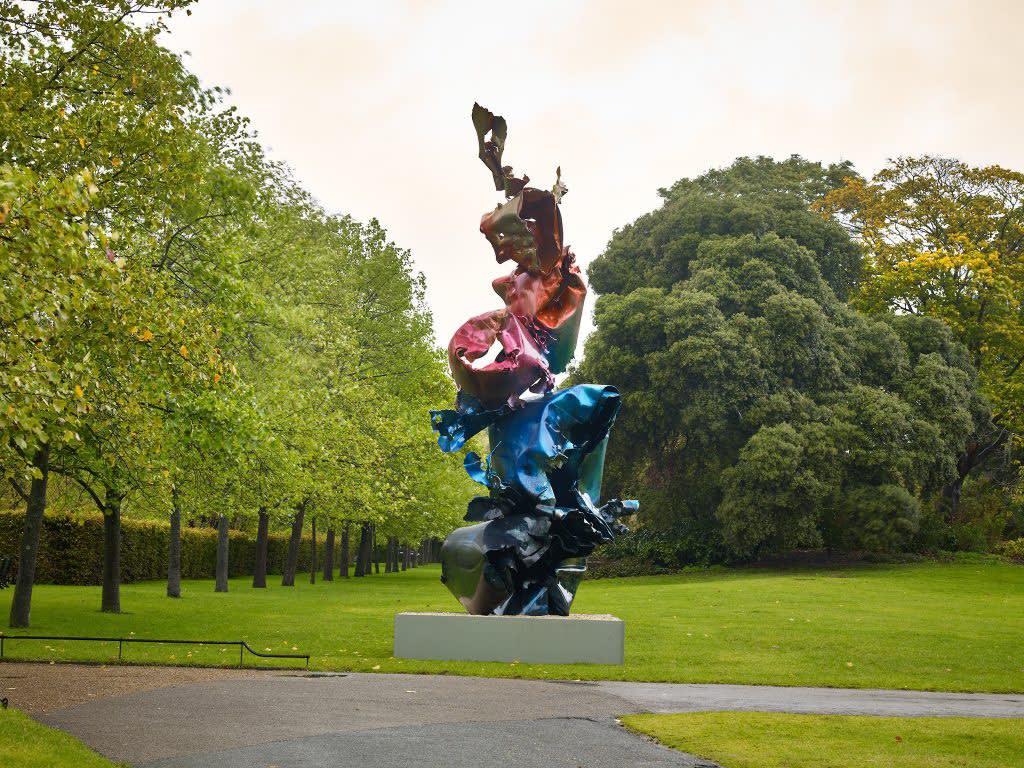 Arne Quinze, ‘Lupine Tower (2020)’. Maruani Mercier Gallery, Frieze Sculpture 2020. Photography: Stephen White / Frieze