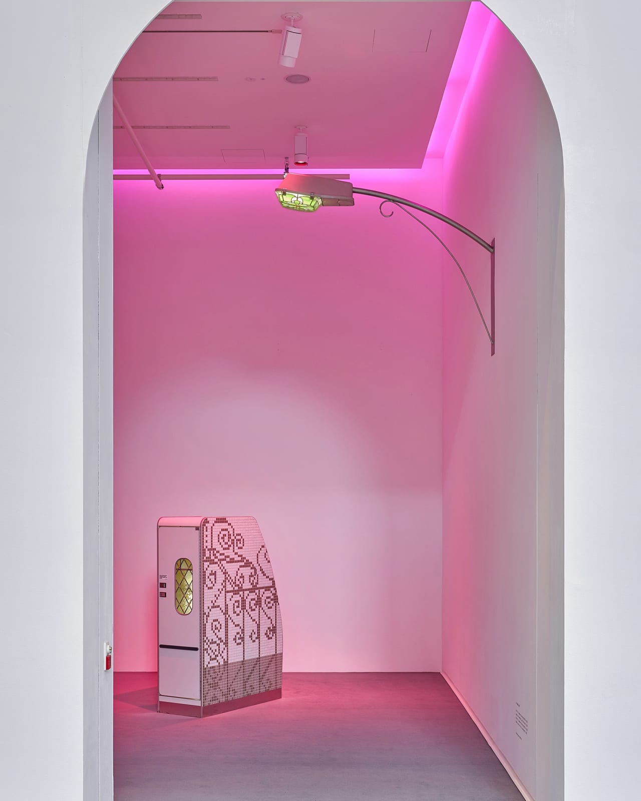 Installation view, Ju Young Kim Incognito Apartment, 2025, Courtesy of max goelitz, Copyright of the artist | Photo: Elmar Witt