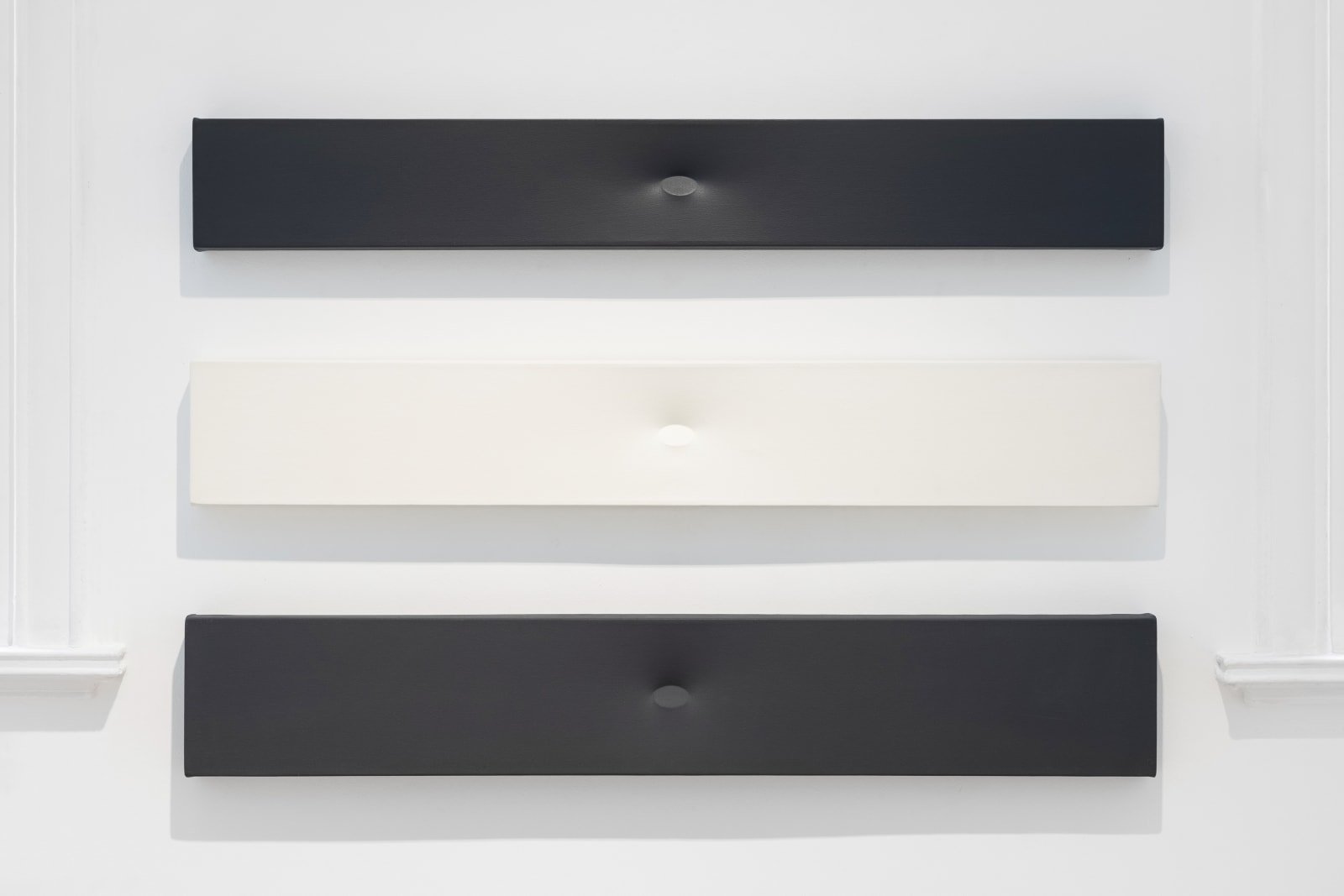 TURI SIMETI, Un ovale bianco, 1986