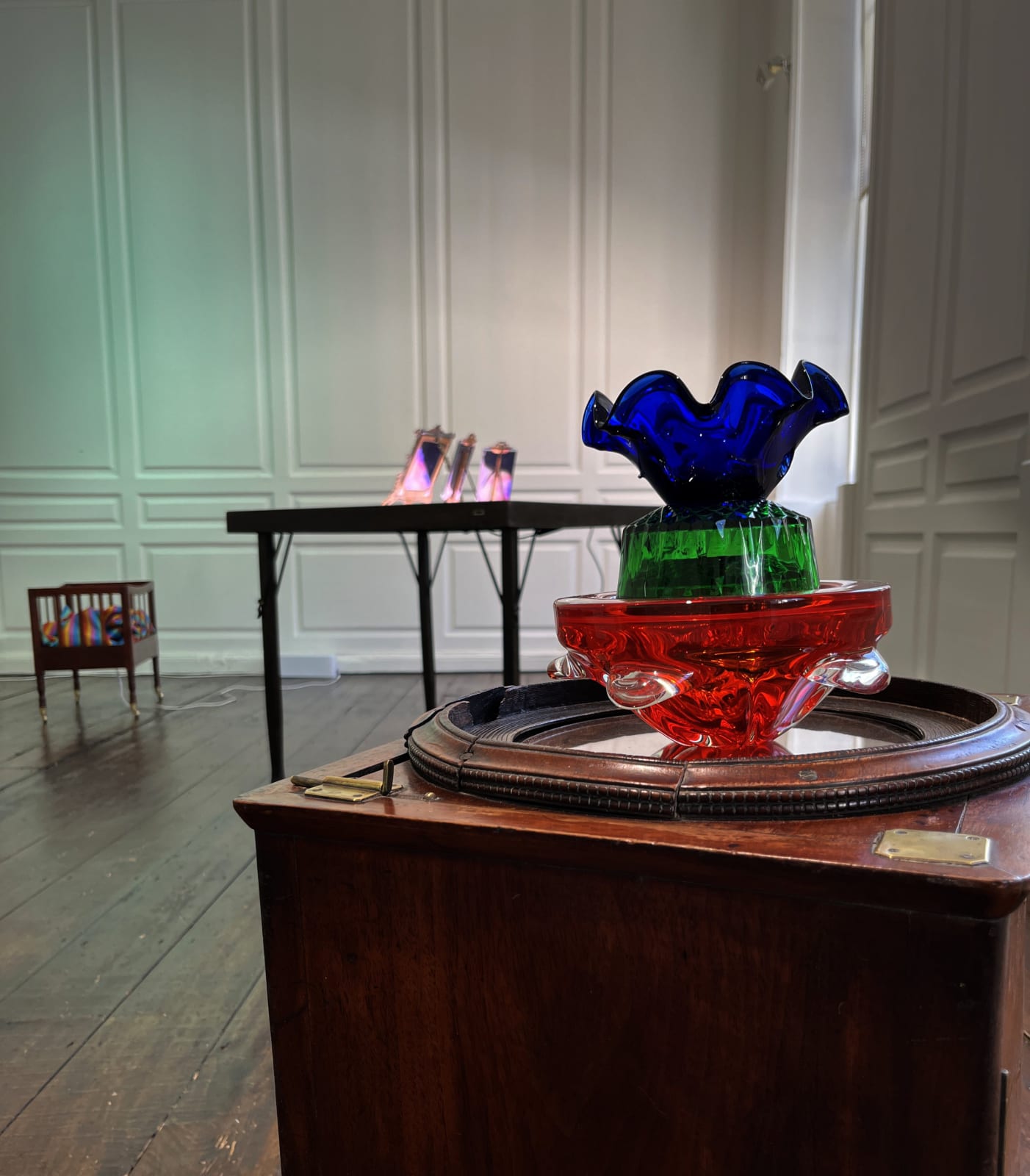 Alan Phelan, Krayn microscope man with pineapple