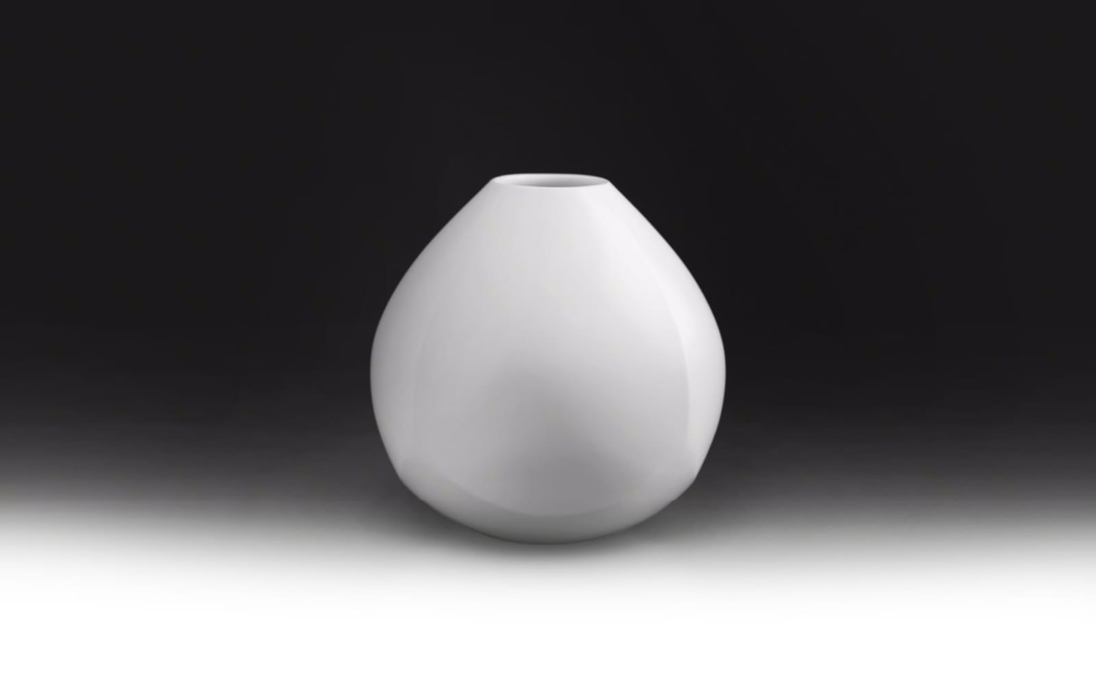 Maeta Akahiro, White Porcelain Faceted Jar