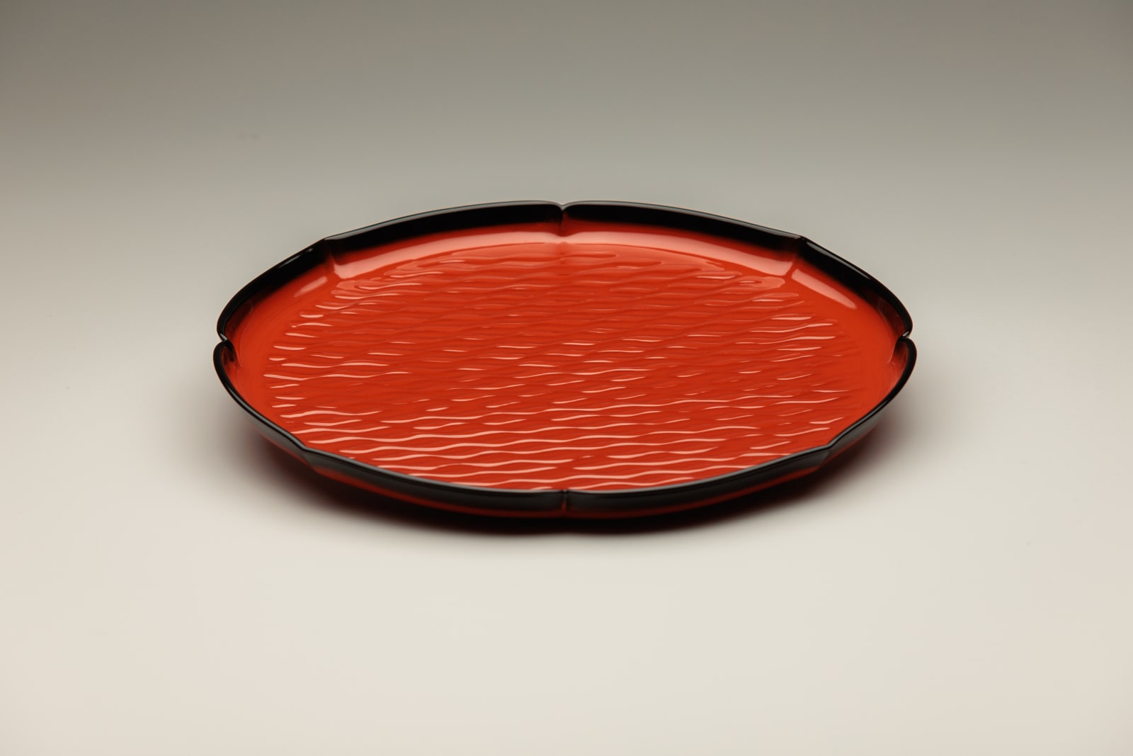 Shiota Junji, Kanshitsu Tray, “Wave Pattern”, 2002