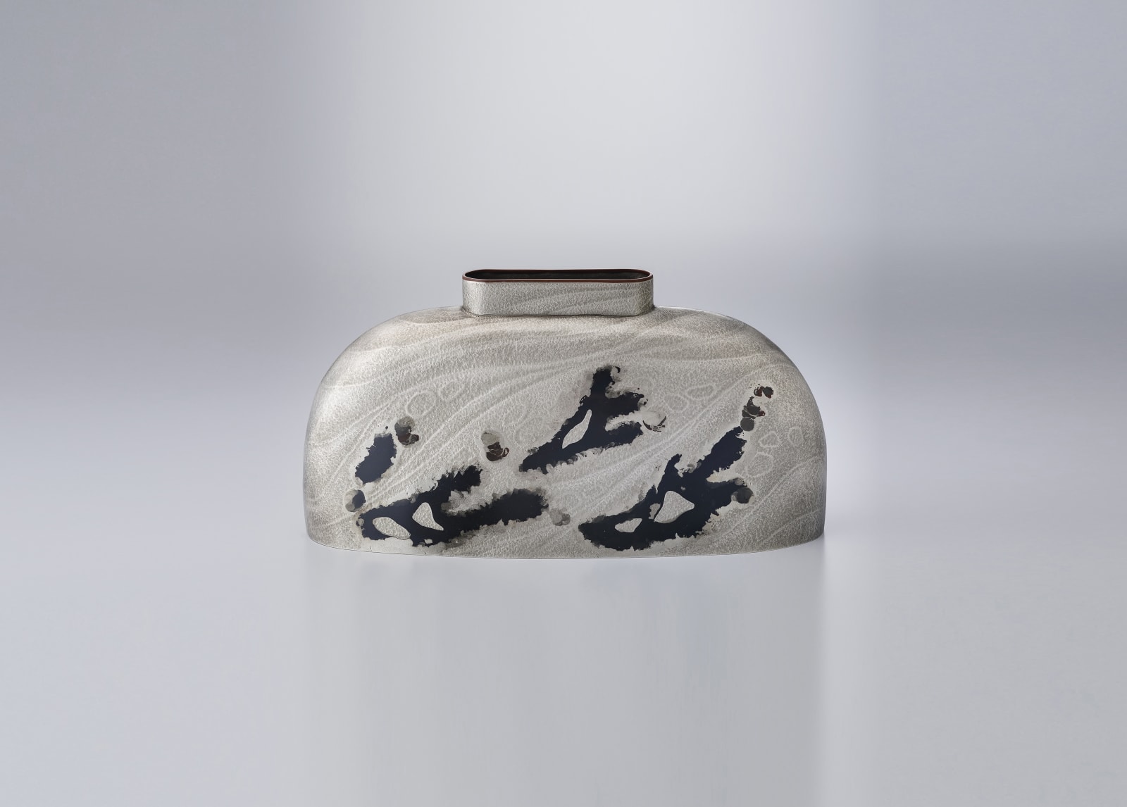 Oshiyama Motoko, Kakuhanmon Vase “Kiryu” (Flow), 2019