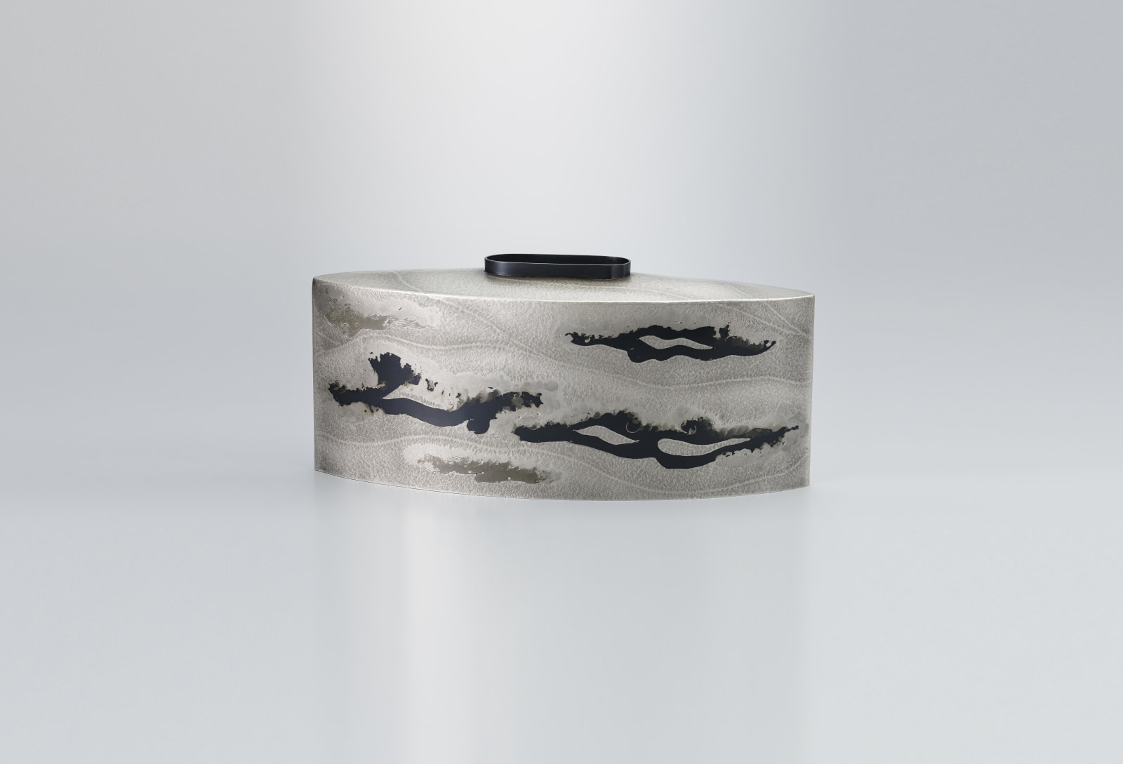 Oshiyama Motoko, Kakuhanmon Vase “Kenun” (Cirrus Cloud), 2020