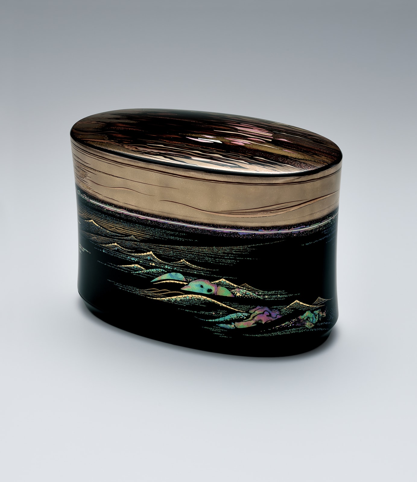Onihira Keiji, Box with Design in Maki-e, “Dawn